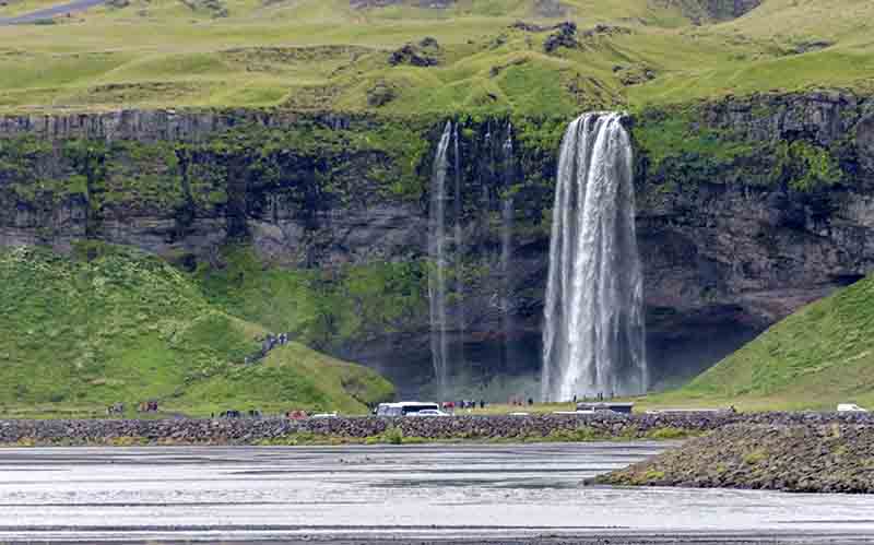 Islandia 086 - catarata de Seljalandsfoss.jpg